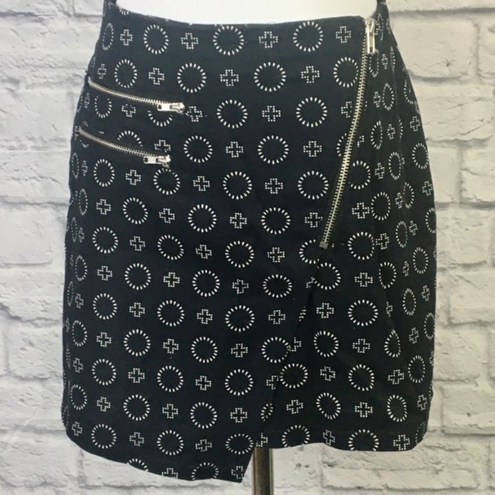 LAST CALL!! H&M Goth Asymmetrical Mini Skirt